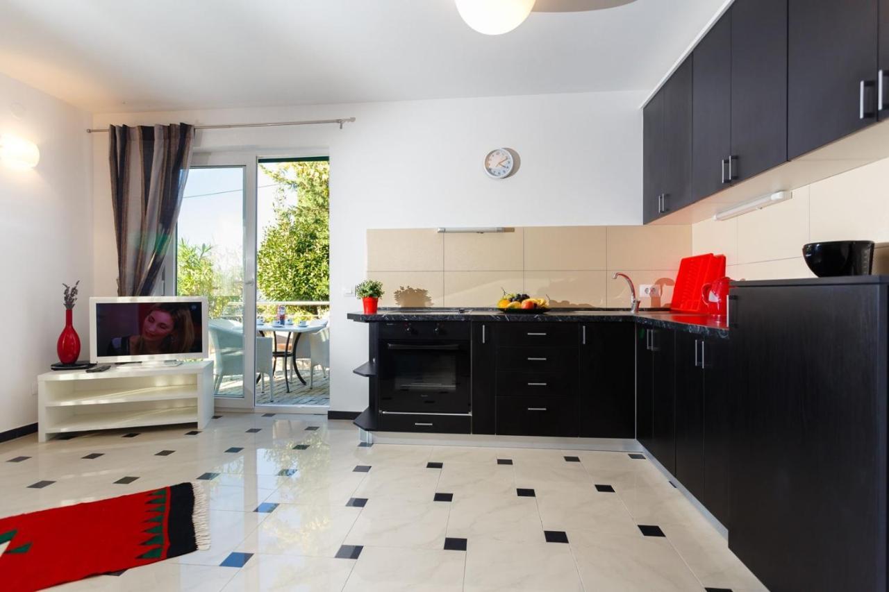 Apartments Adria Malinska Kültér fotó