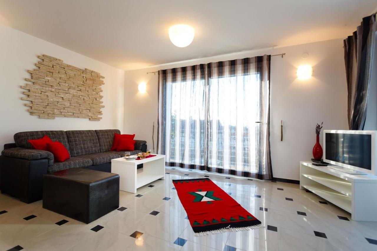 Apartments Adria Malinska Kültér fotó