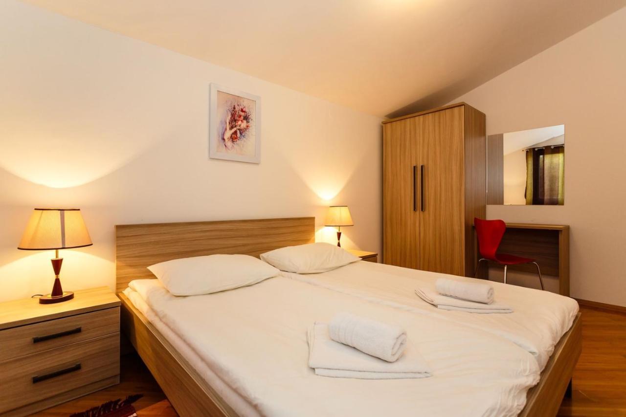 Apartments Adria Malinska Kültér fotó