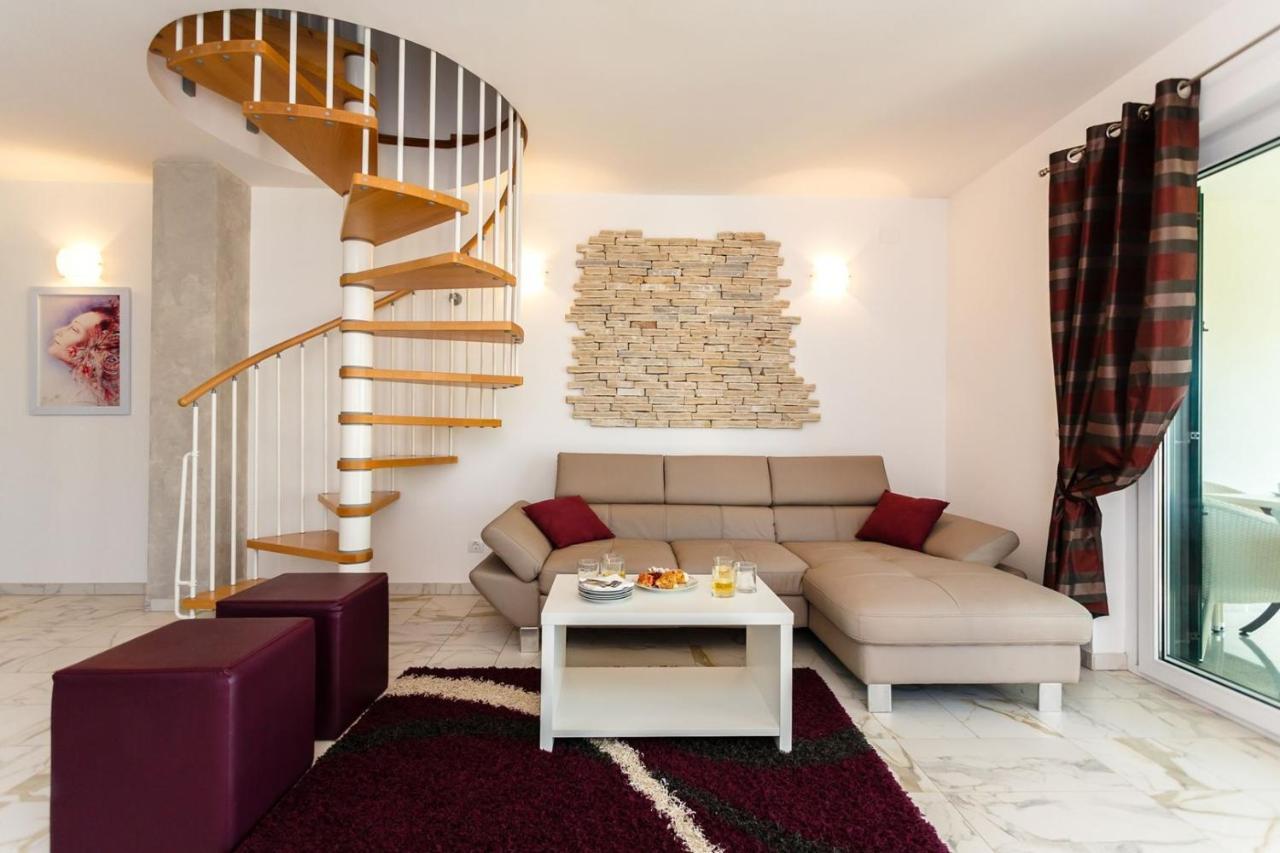 Apartments Adria Malinska Kültér fotó