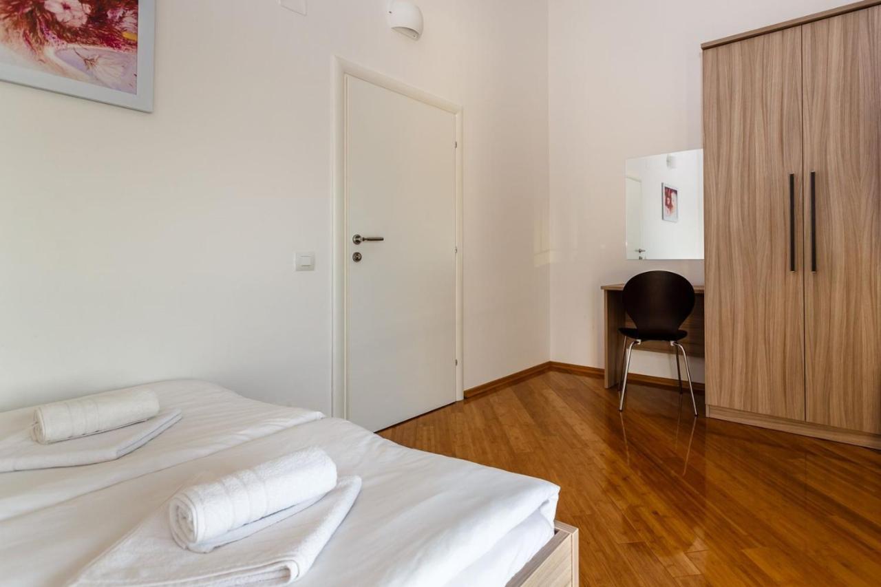 Apartments Adria Malinska Kültér fotó